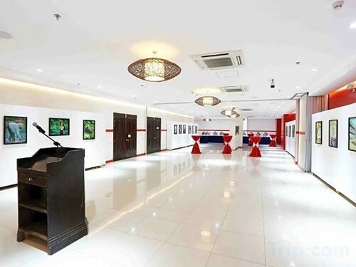 Внешний вид отеля Palm Grass Hotel в Себу, фото 5