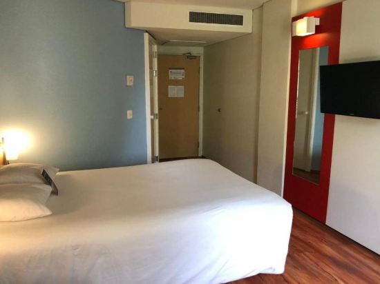 Фото Ibis Monterrey Valle