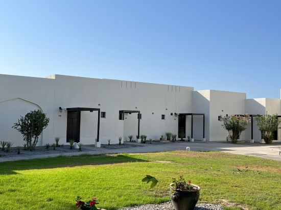 Фото Capital O133 Al Sawadi Beach Resort & SPA