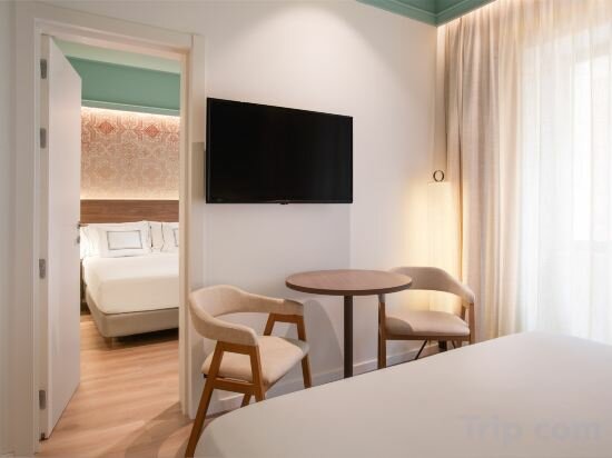 Фото Melia Granada Hotel