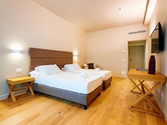 Фото Hotel Politeama