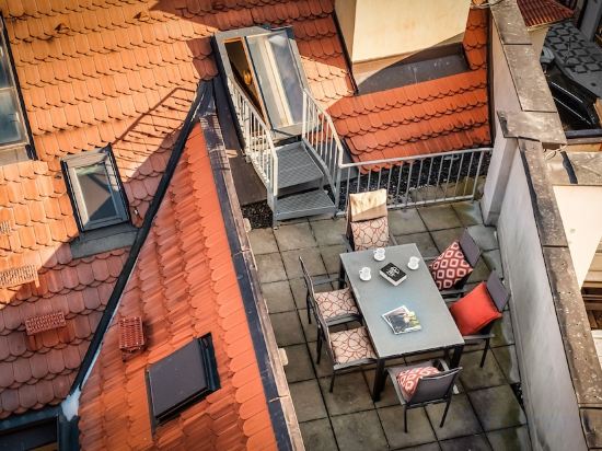 Фото 4 Arts Apartments by Adrez Living