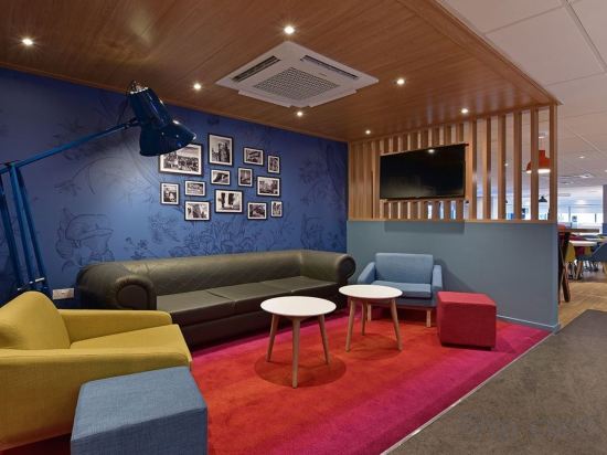 Фото Travelodge Edinburgh Park