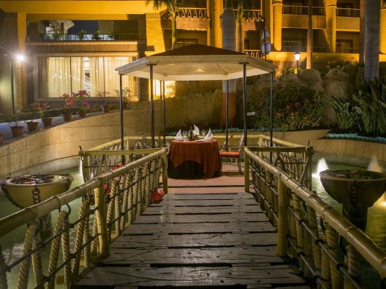 Фото The Corinthians Resort & Club
