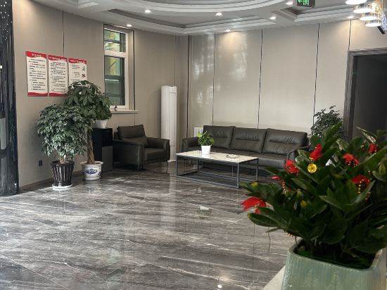 Фото Super 8 Hotel Chengde Fengning Xin Feng Lu