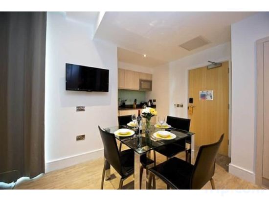 Фото Staycity Aparthotels London Greenwich High Road