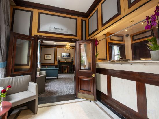 Фото Langham Court Hotel