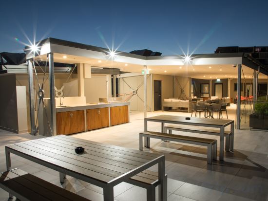 Фото Studio 8 Residences - Adults Only