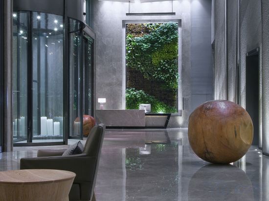 Фото Park Inn by Radisson Hongya Cave Monument for Liberation