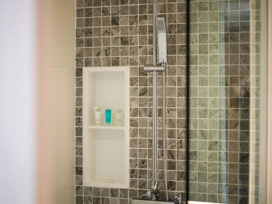 Фото Hotel Clover Patong Phuket