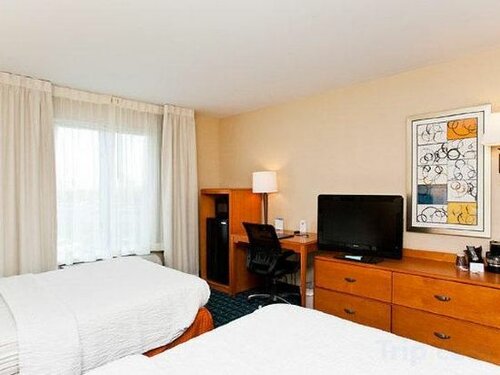 Гостиница Fairfield by Marriott Inn & Suites San Francisco Airport/Millbrae в Милбро