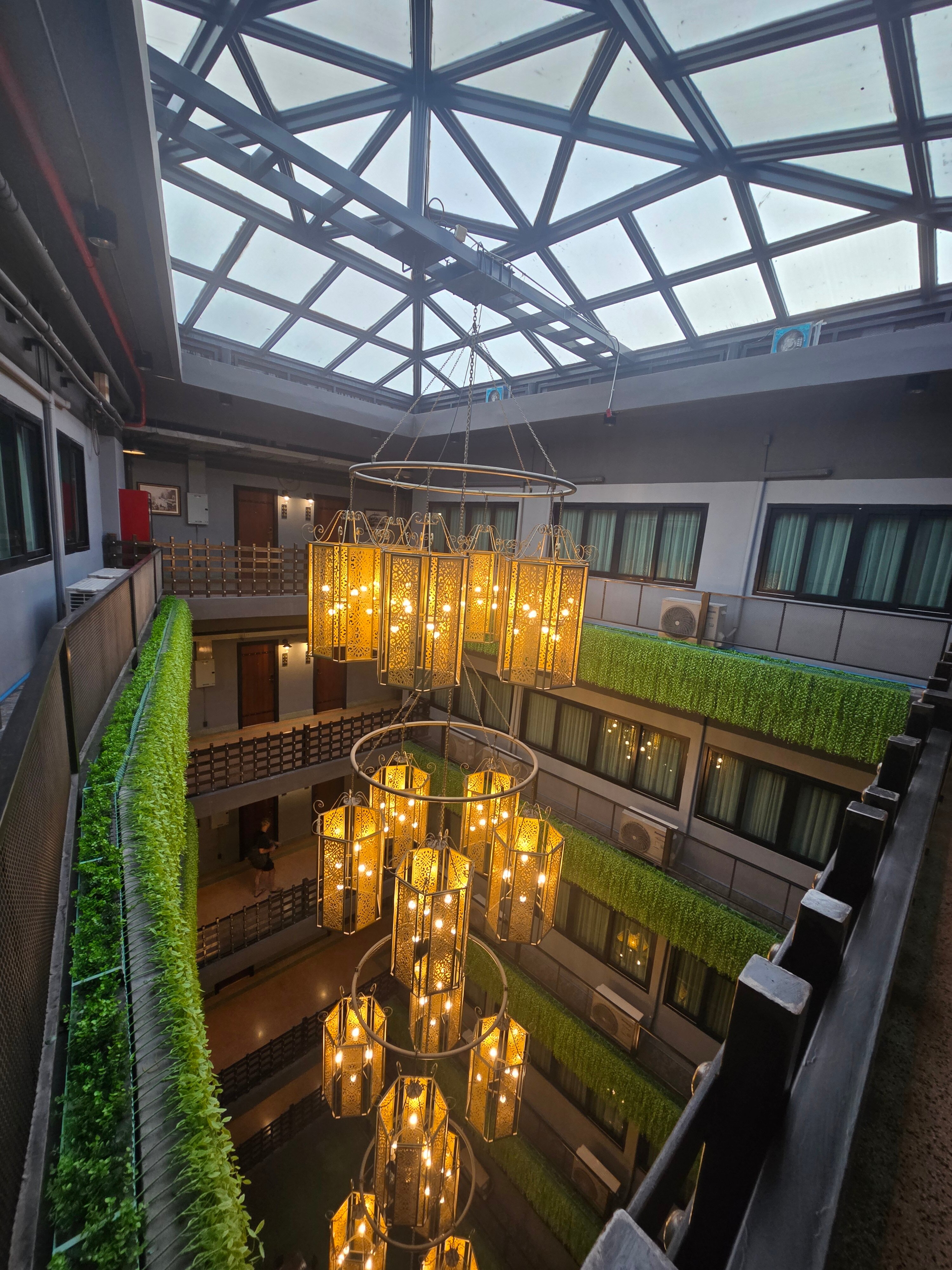 Фото W22 by Burasari