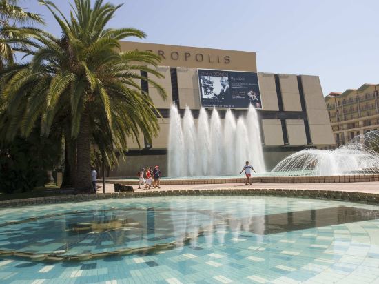 Фото отеля 2