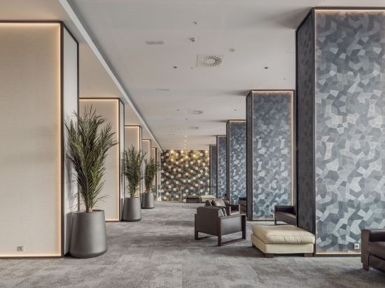 Фото Hotel Ilunion Valencia 4