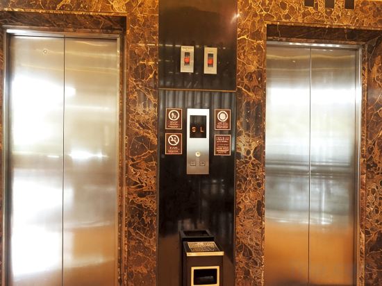 Фото Grand Cakra Hotel