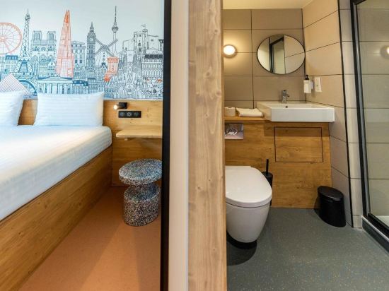 Фото EasyHotel Barcelona La Sagrera