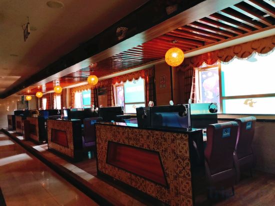 Фото Helong Hotel