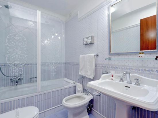 Фото Hotel Camelia