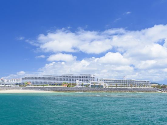 Фото DoubleTree by Hilton Okinawa Chatan Resort