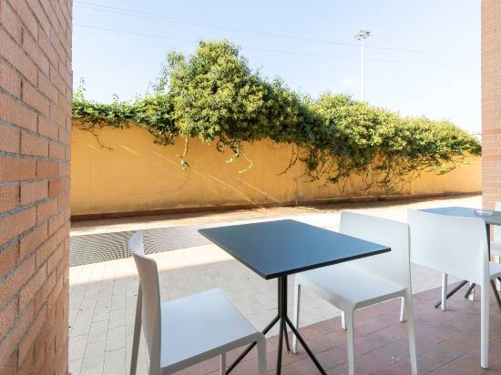 Фото B&B Hotel Roma Tuscolana San Giovanni