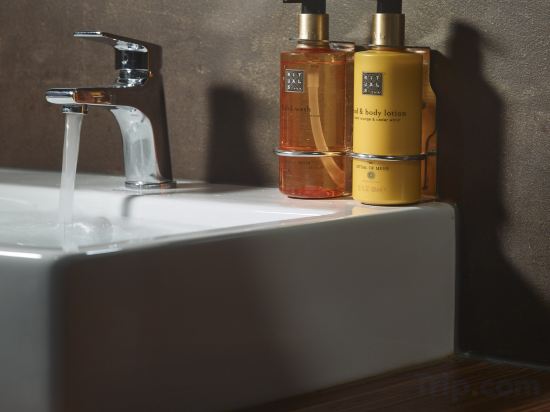 Фото The Icon Hotel & Lounge