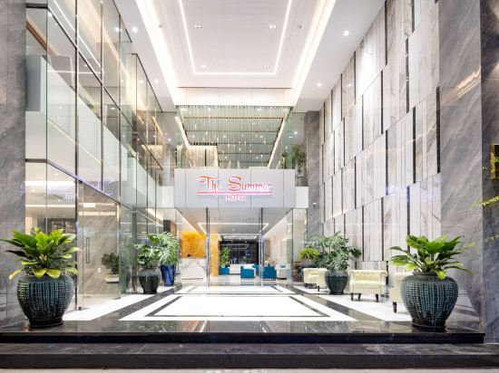 Фото The Summer Hotel