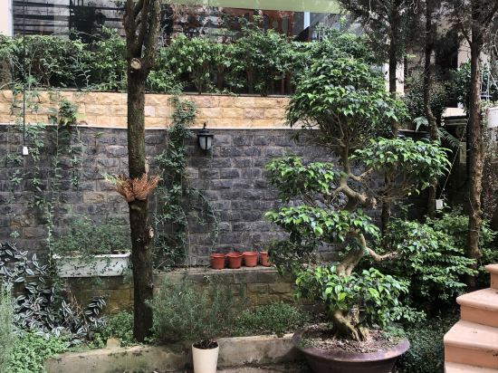 Фото Le Petit Paris Hotel Dalat