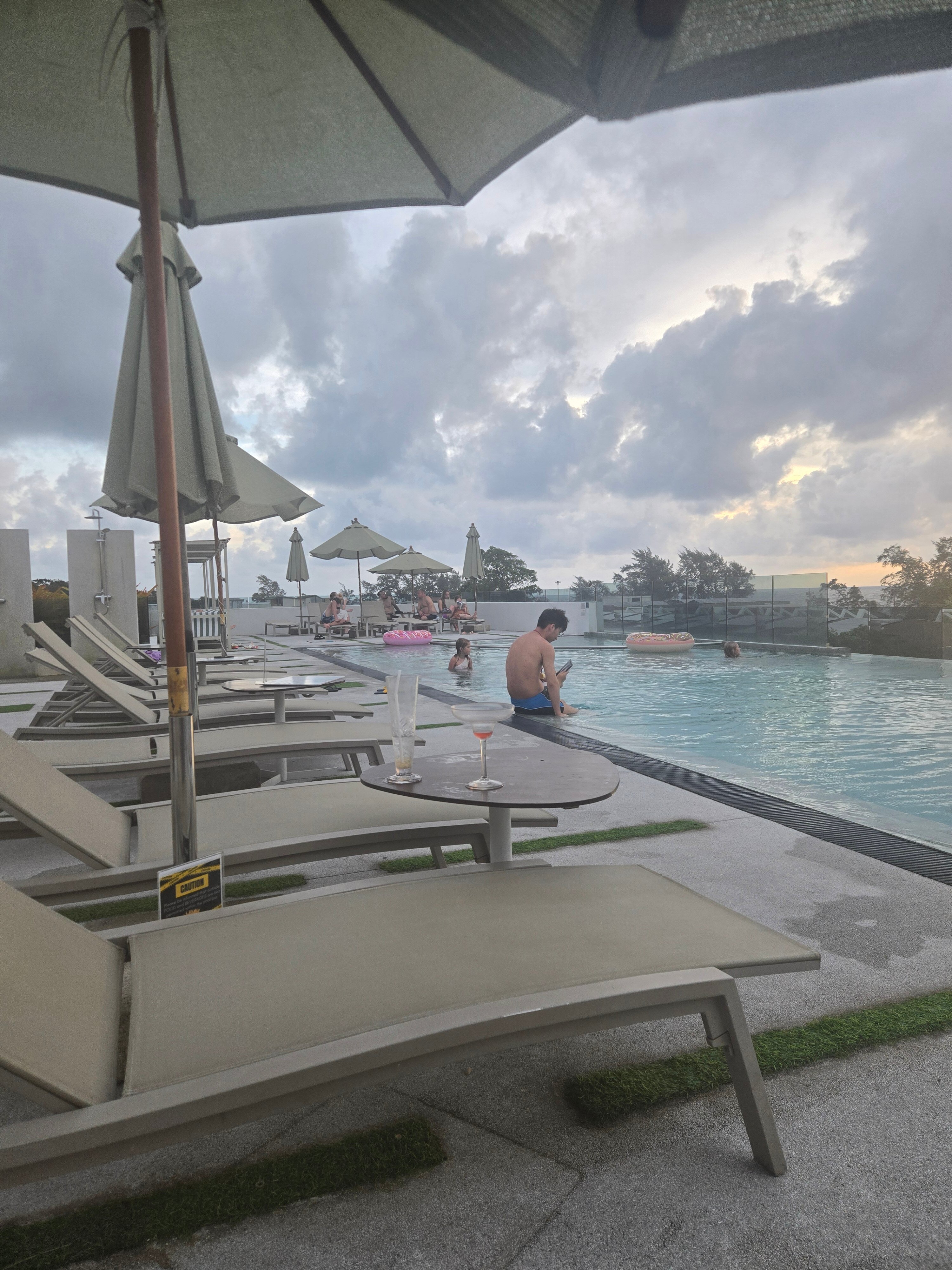 Фото JonoX Phuket Karon Hotel
