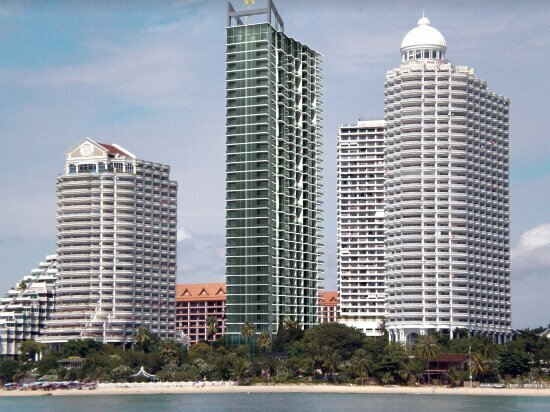 Short-term housing rental Wongamat Tower condominium Naklua Pattaya Panoramic Sea View, Pattaya, photo