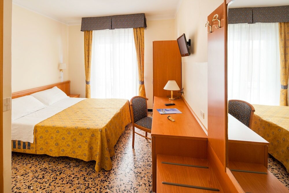 Фото Hotel Centrale Curtis