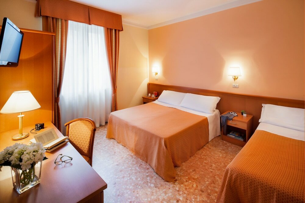 Фото Hotel Centrale Curtis