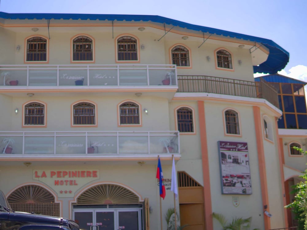 Фото La Pépinière Hôtel