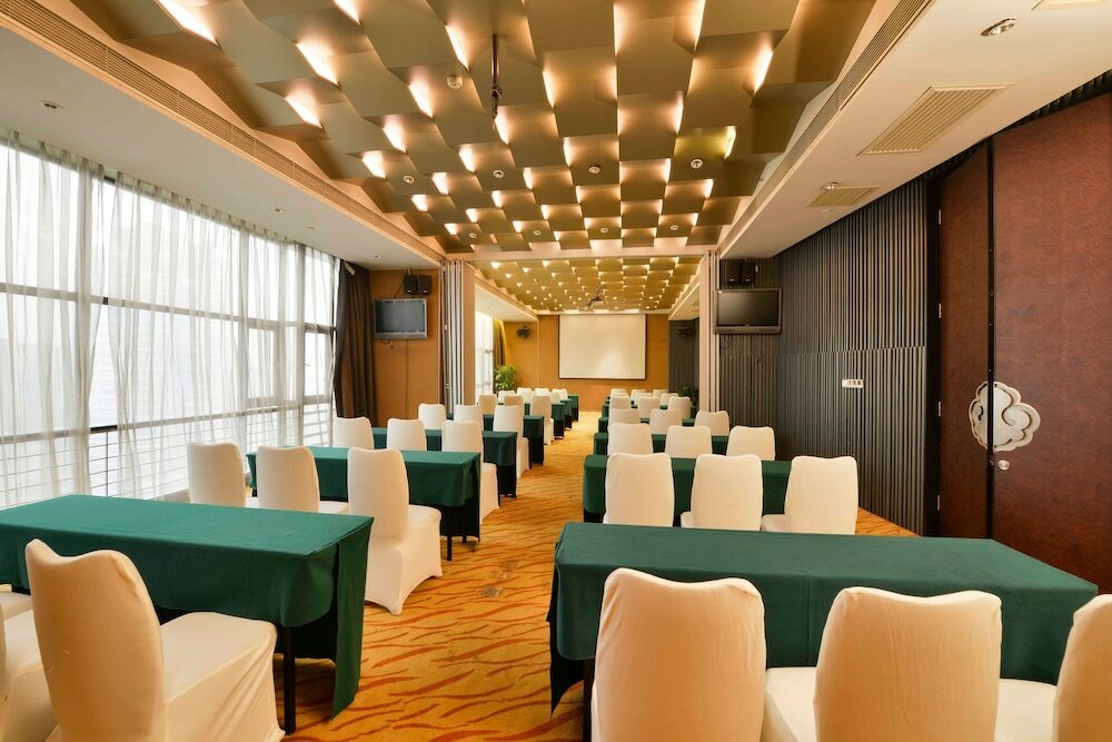 Фото Jasmine International Hotel