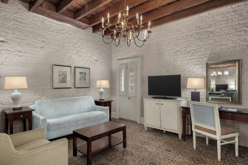 Фото Dauphine Orleans Hotel