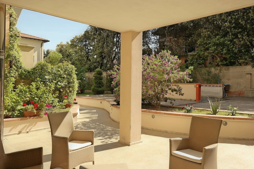 Фото Hotel Villa Lo Scoglietto