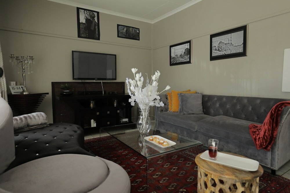 Фото Ledumo Lodge