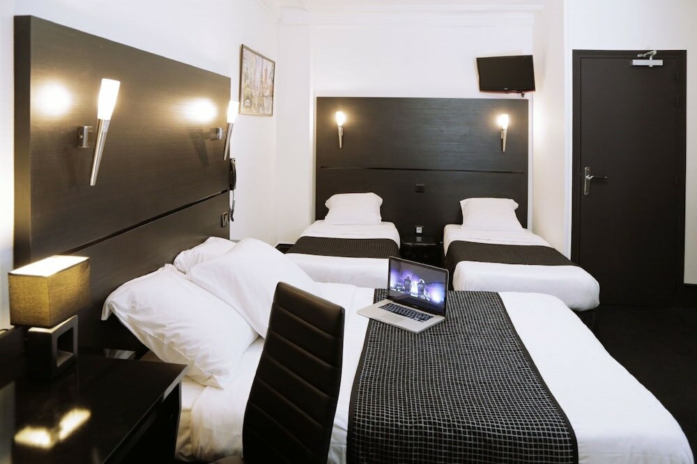 Фото Hôtel de l'Exposition République