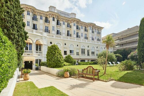 Гостиница Résidence Vacances Bleues Le Méditerranée в Сене-Рафаэле