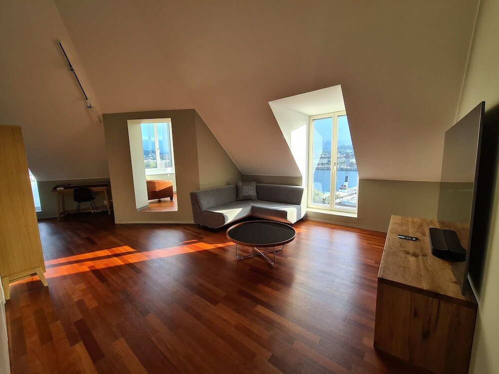 Фото Lucerne Lake View Apartments