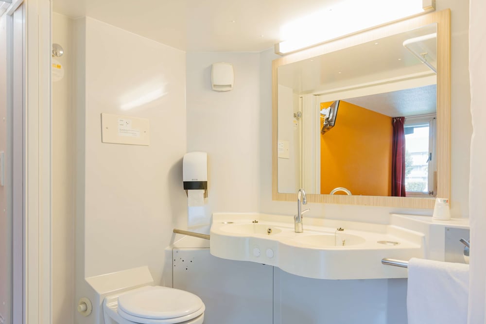 Фото Premiere Classe Beauvais