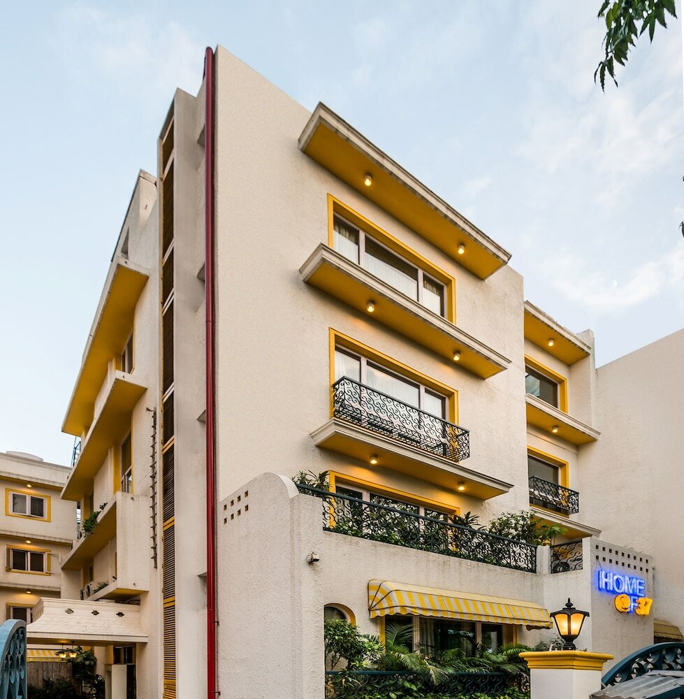 Фото Home@F37 Kailash Colony Metro