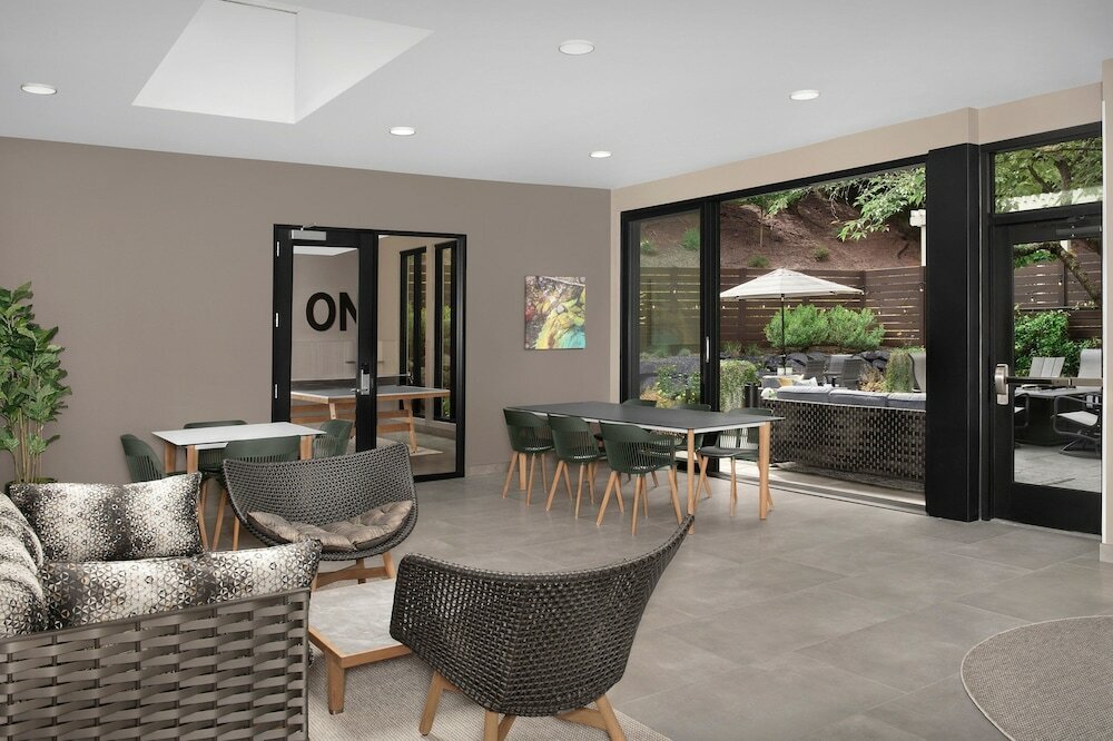 Фото Courtyard by Marriott Portland Tigard