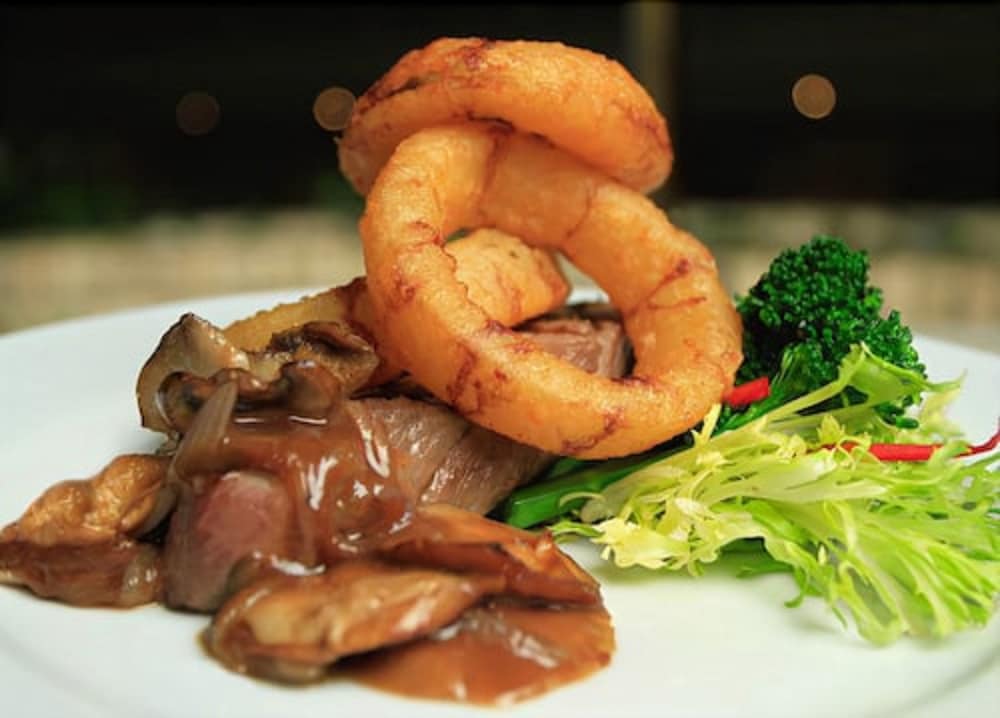 Фото Delta Hotels by Marriott London Armouries