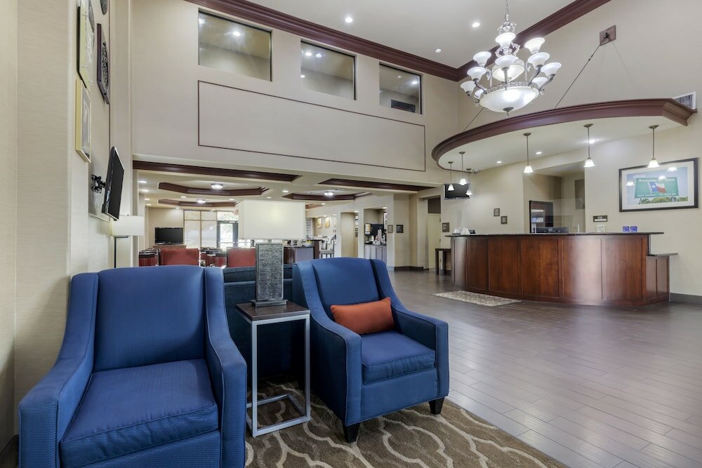 Фото Comfort Suites Pflugerville - Austin North