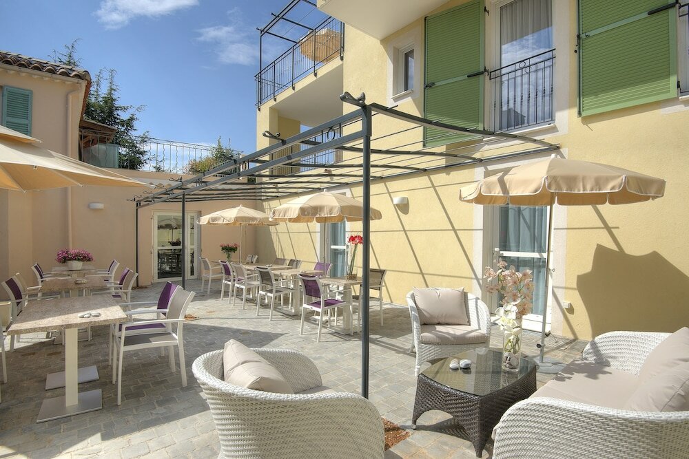 Фото La Bastide de l'Oliveraie