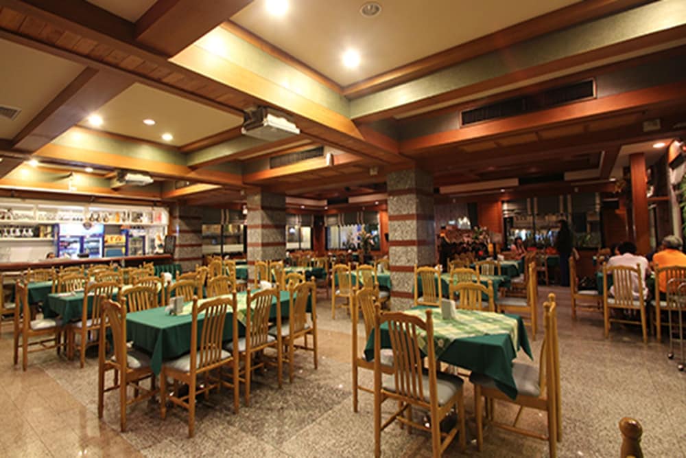 Фото Raya Grand Hotel