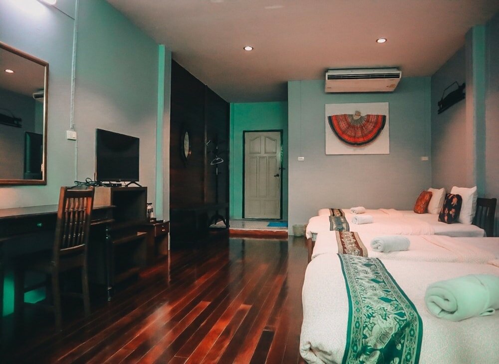 Фото Thaweesuk Hotel