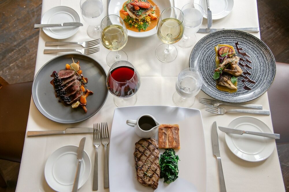 Фото Crabtree's Kittle House Restaurant & Inn