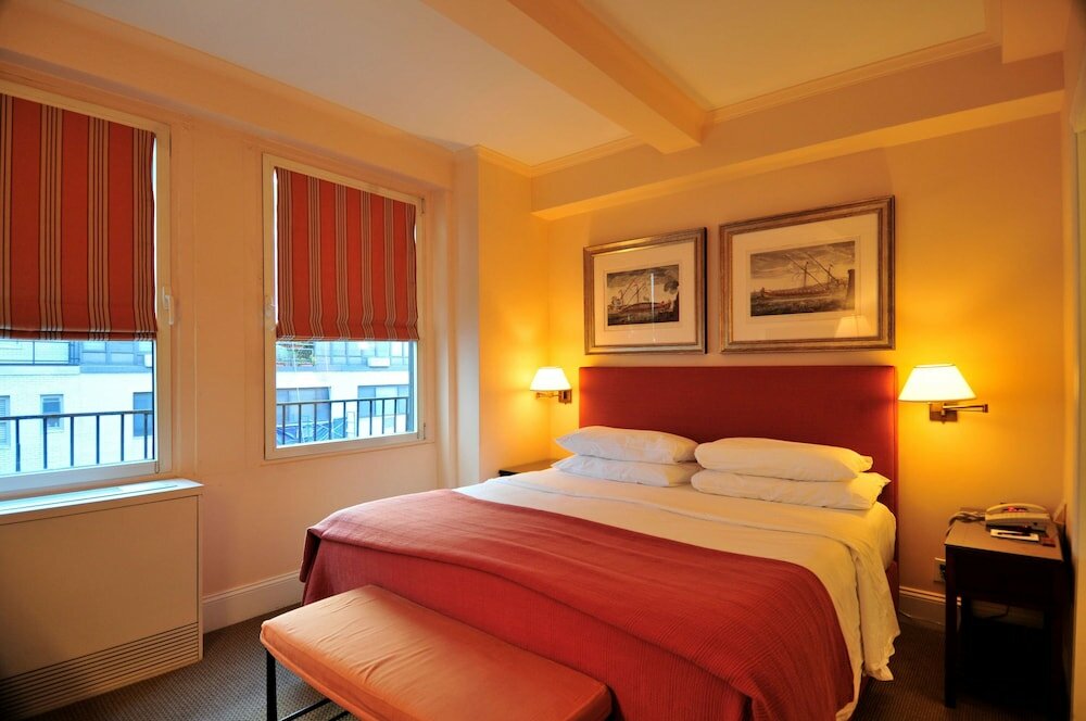 Фото The Lombardy Hotel