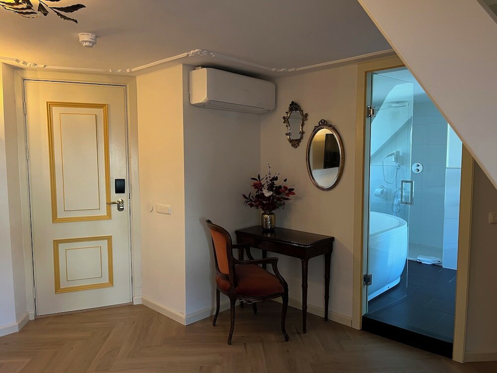 Фото De Bronzen Koets